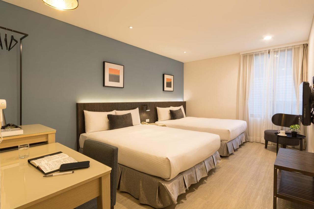 Just Enjoy Business Hotel Tainan Exterior foto