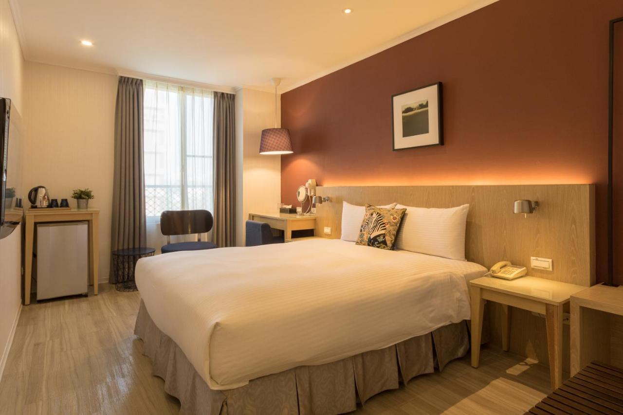 Just Enjoy Business Hotel Tainan Exterior foto
